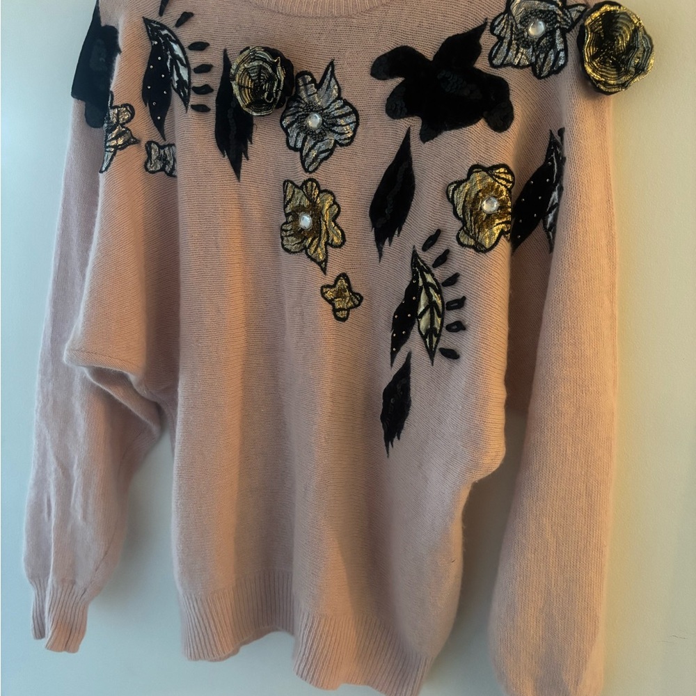 Vintage “Magnolia” 70% lambswool, 30% angora sweater size large